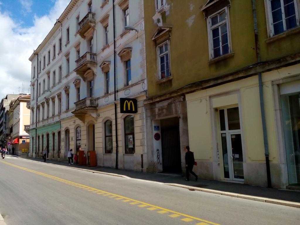 Dejan Apartment Pula Exterior foto